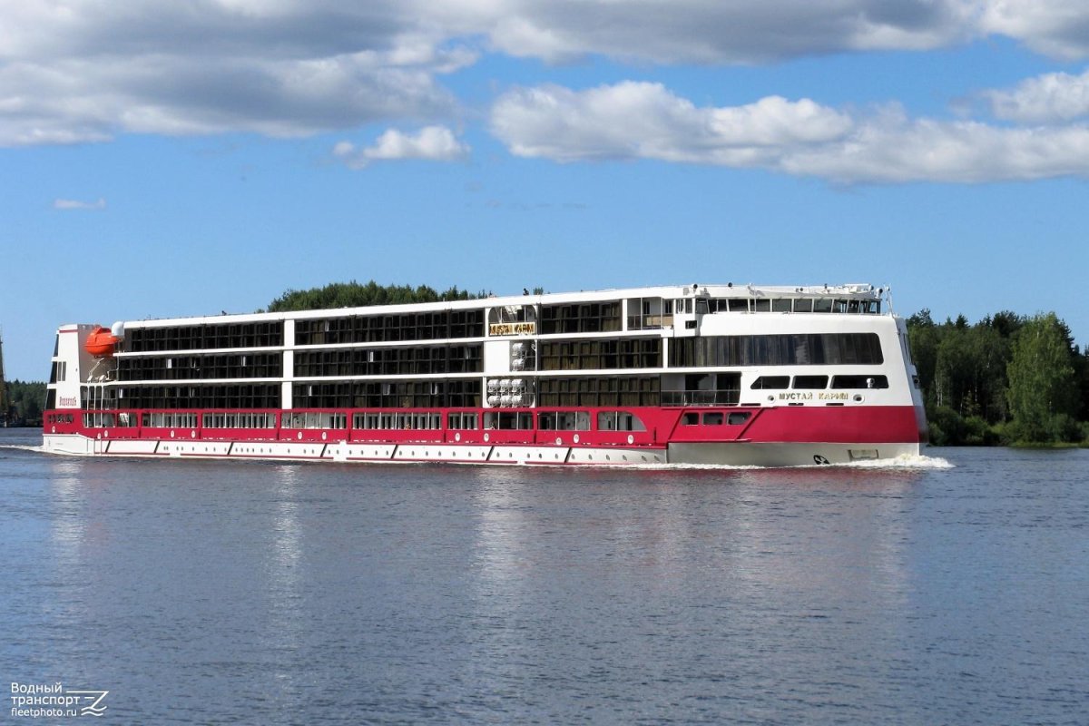 Водоход корабль Мустай Карим