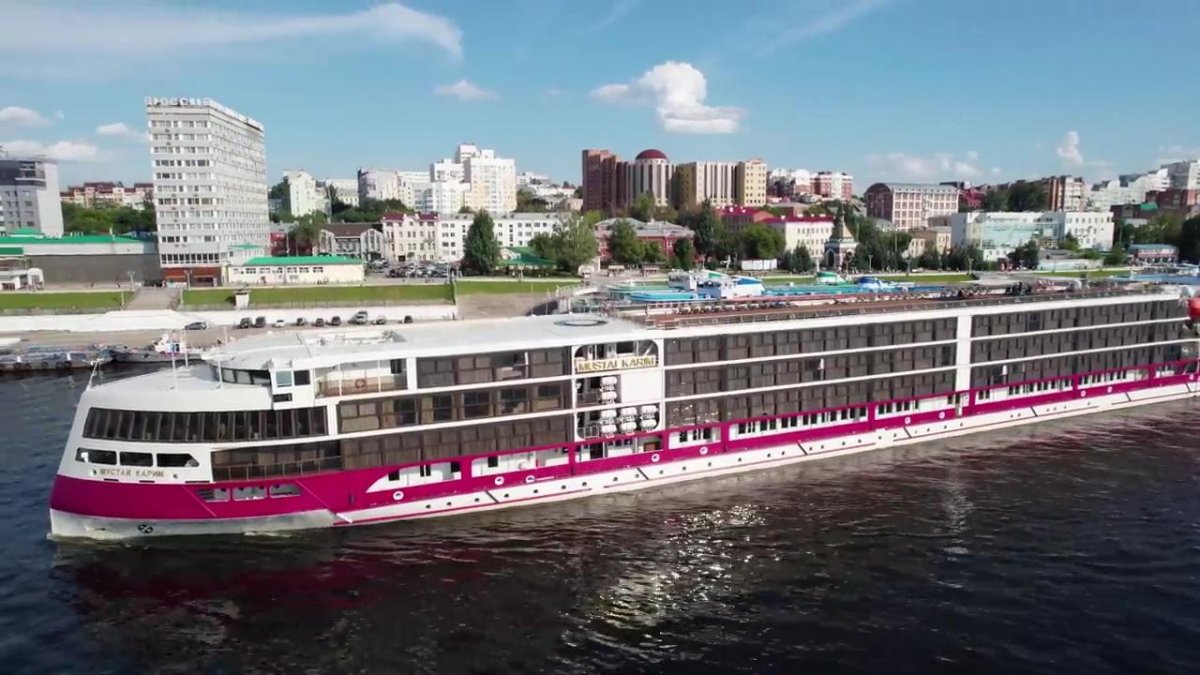 Мустай Карим лайнер ВОДОХОДЪ