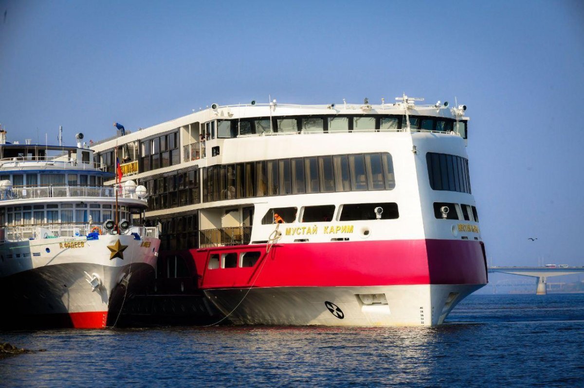 Мустай Карим теплоход