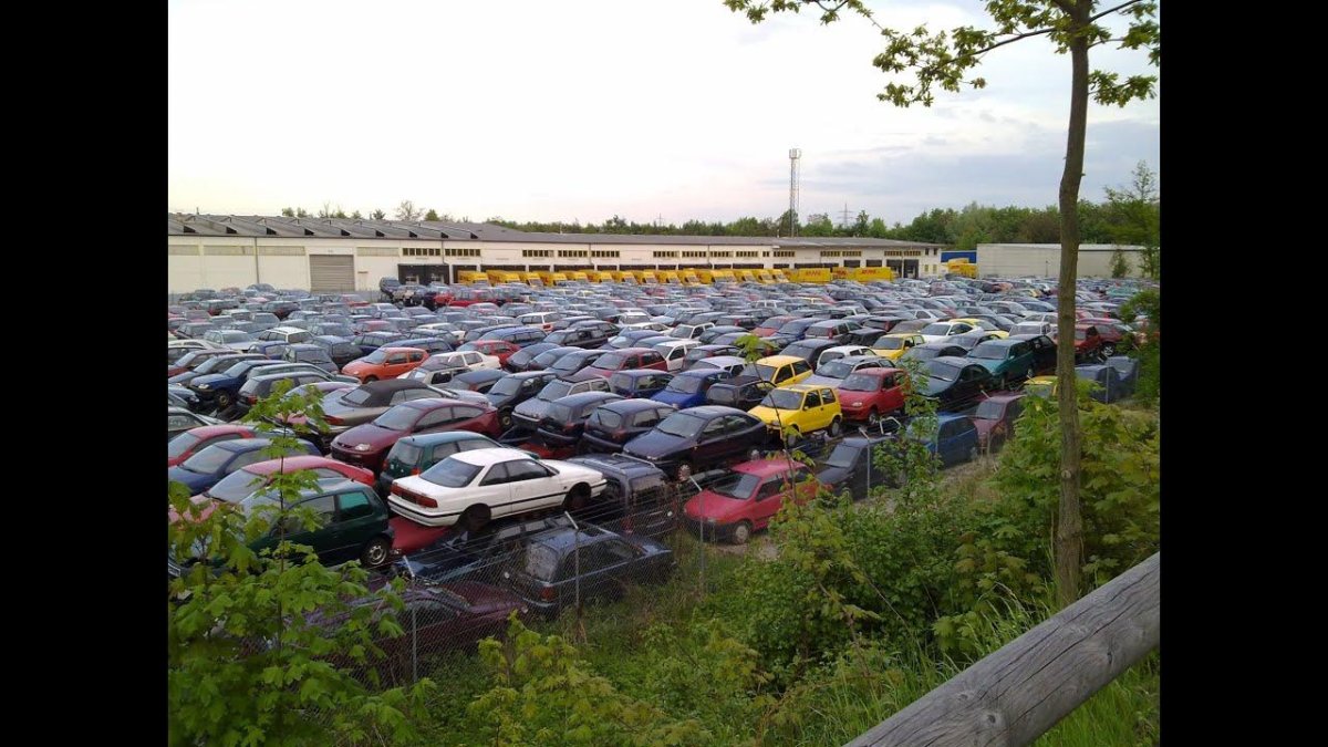 Автомобильная свалка