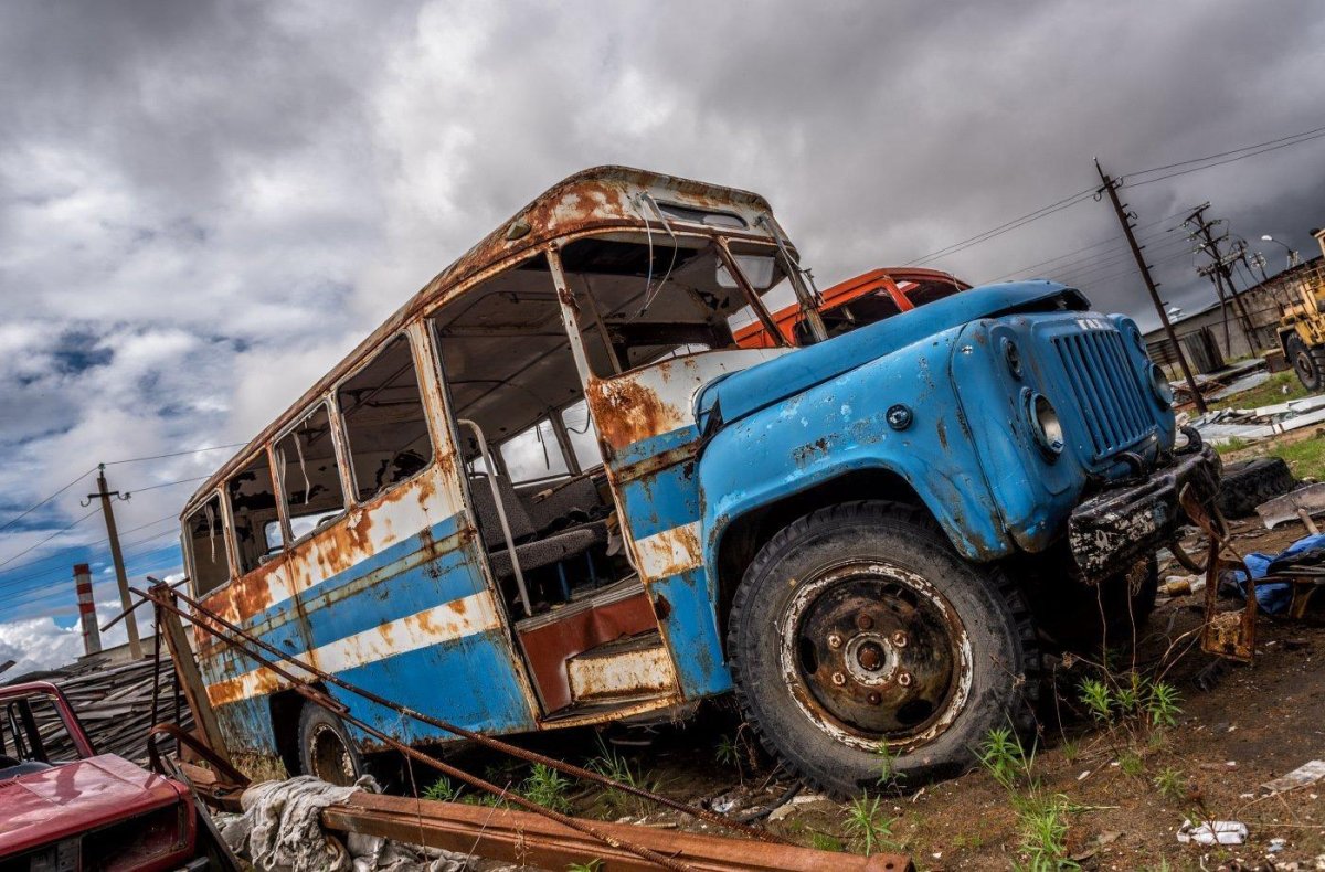 Старые заброшенные автомобили