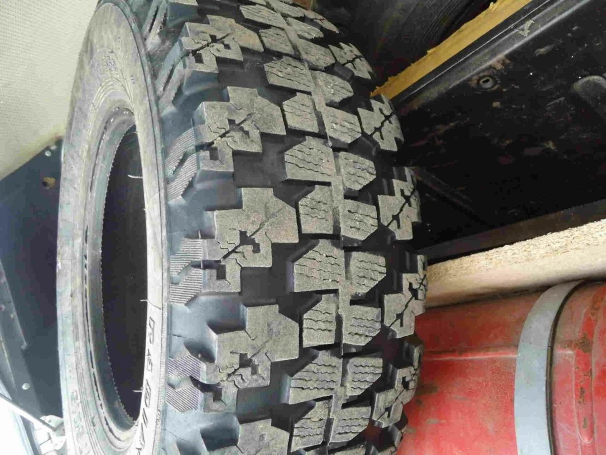 Резина медведь на УАЗ р16