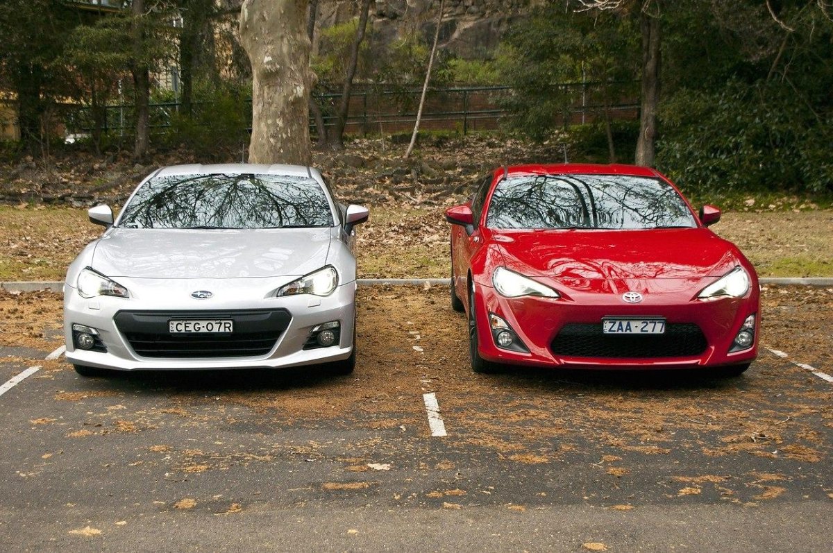 Toyota gt86 и Subaru BRZ