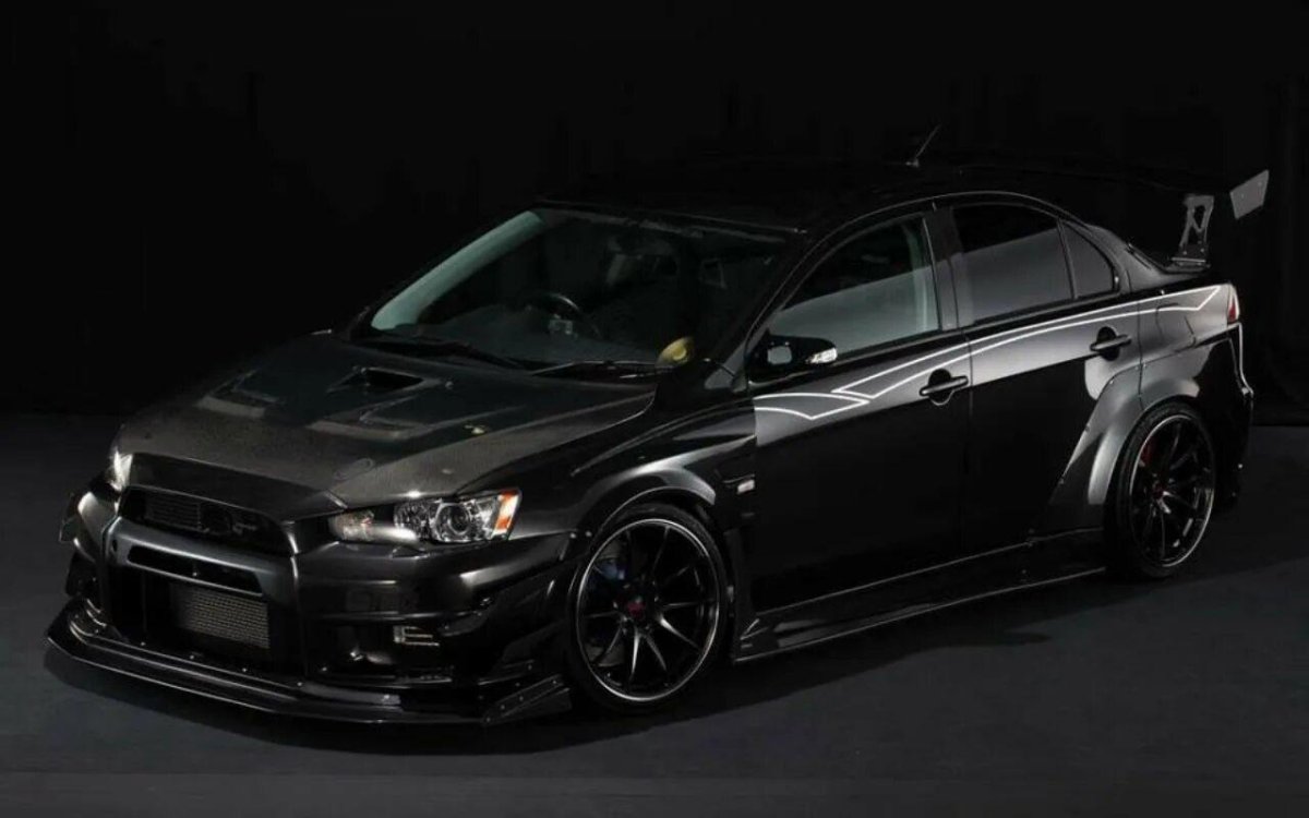 Mitsubishi Lancer Evolution 10 черный