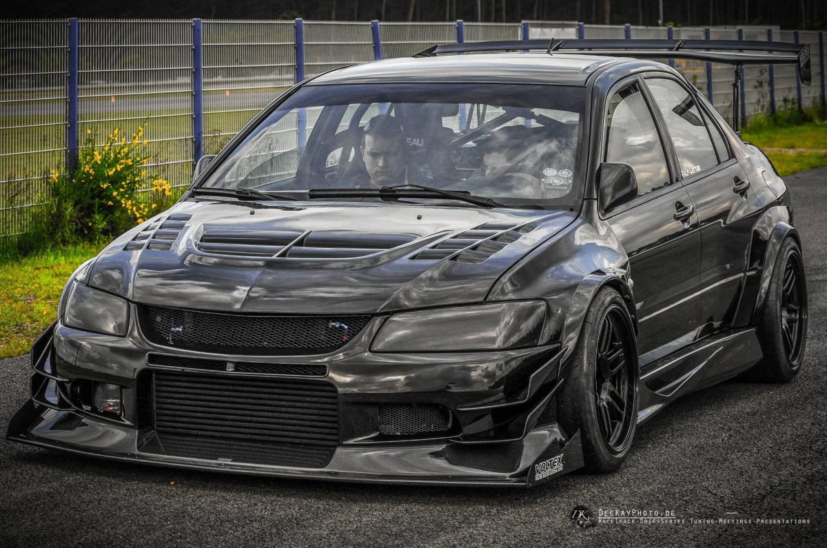 Митсубиси Лансер Эволюшн 9