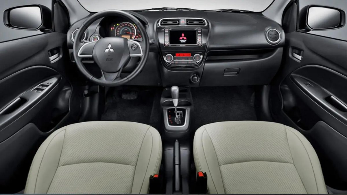 Mitsubishi Attrage 2013