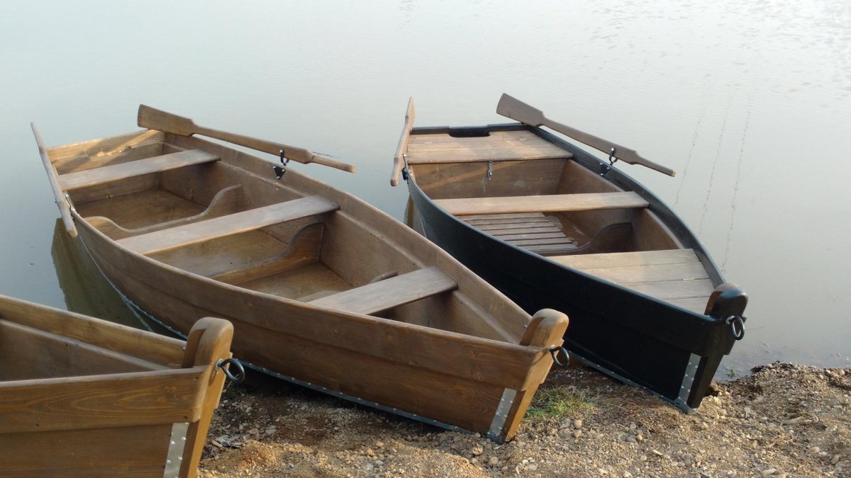 Деревянная лодка плоскодонка Рыбацкая