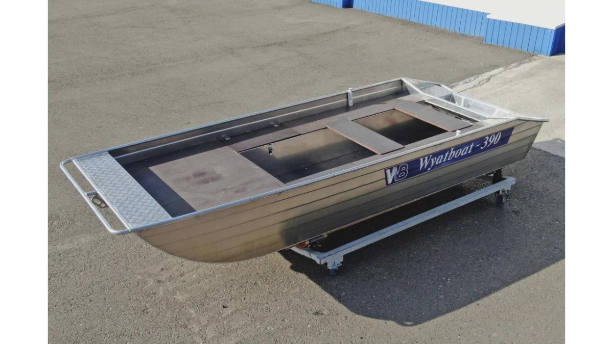 Джонбот лодка