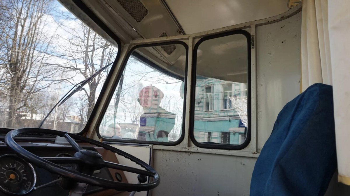 ЛАЗ 695 кабина