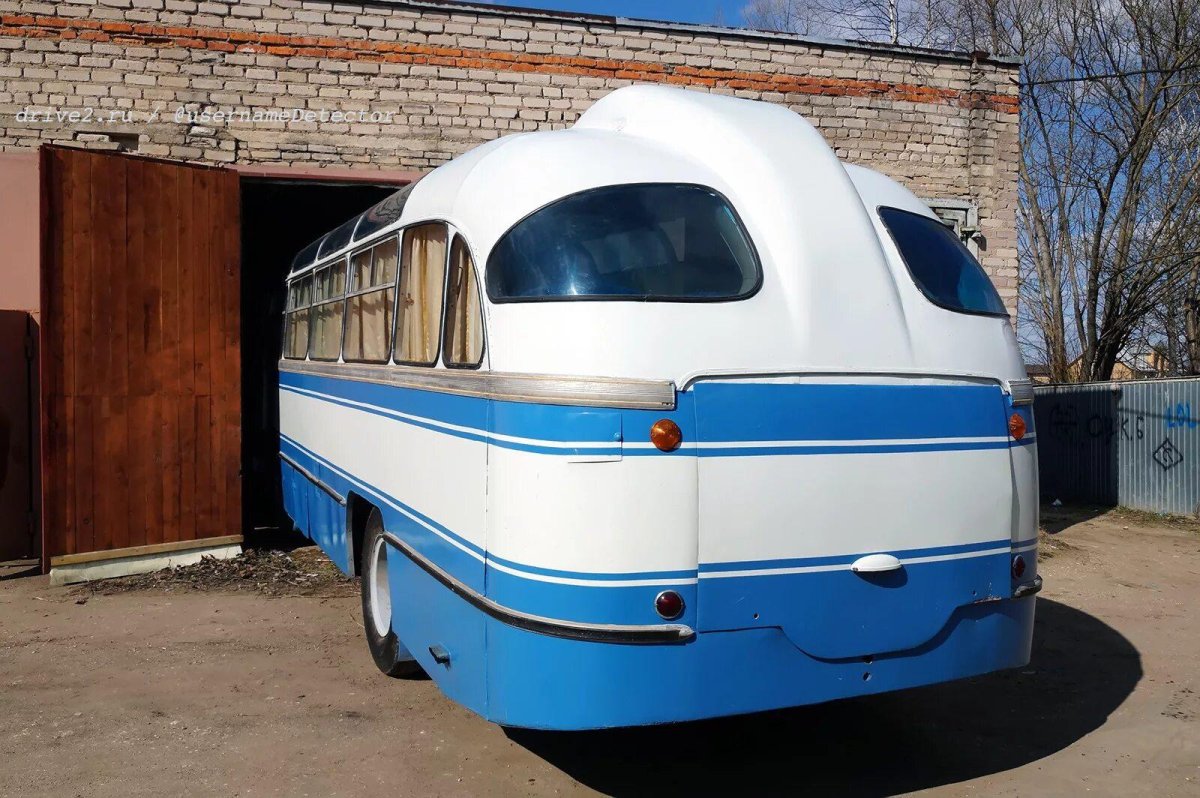 ЛАЗ 695 горбатый