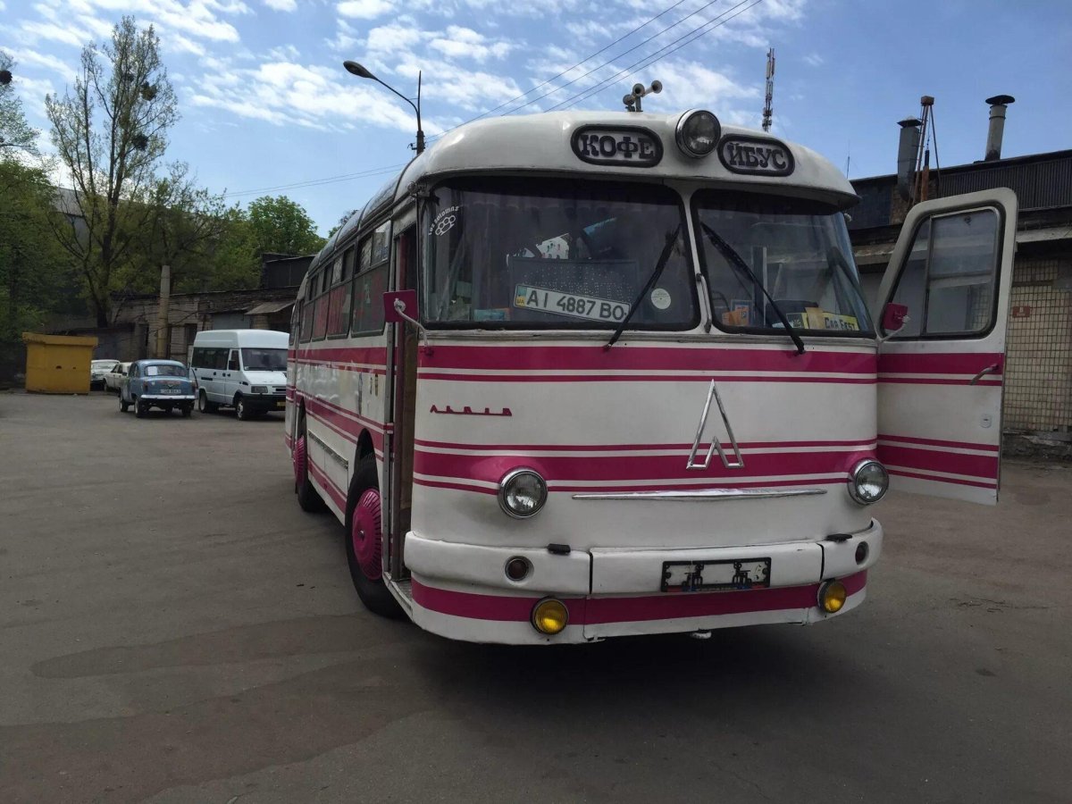 ЛАЗ 695 горбатый