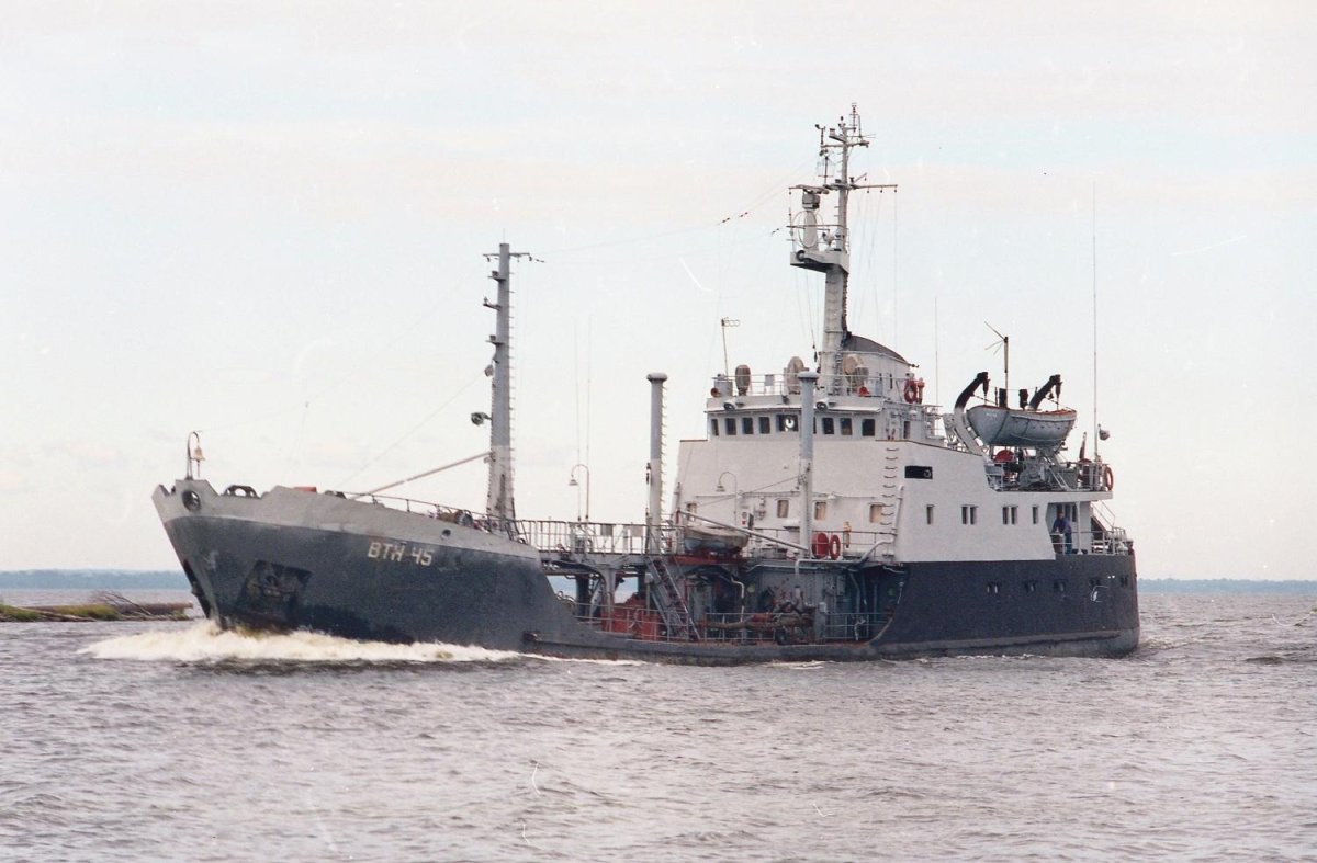 Маленькое судно