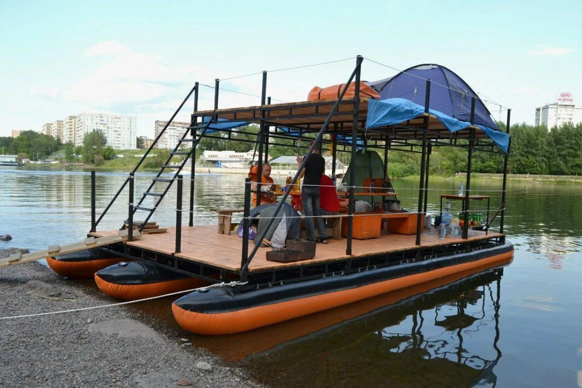 Тримаран т 70