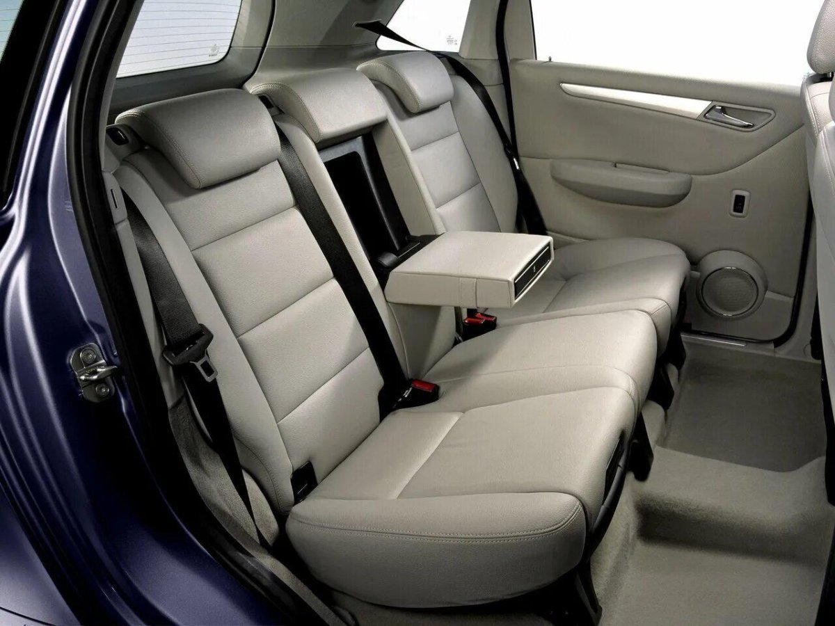 Mercedes-Benz w245 салон