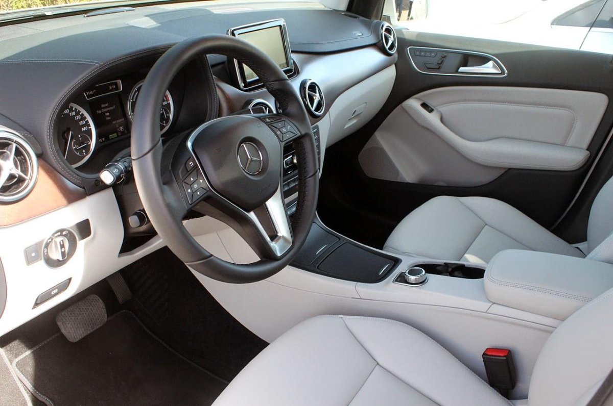 W246 Mercedes салон