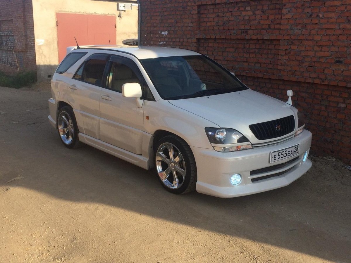 Toyota Harrier 1999 2.2