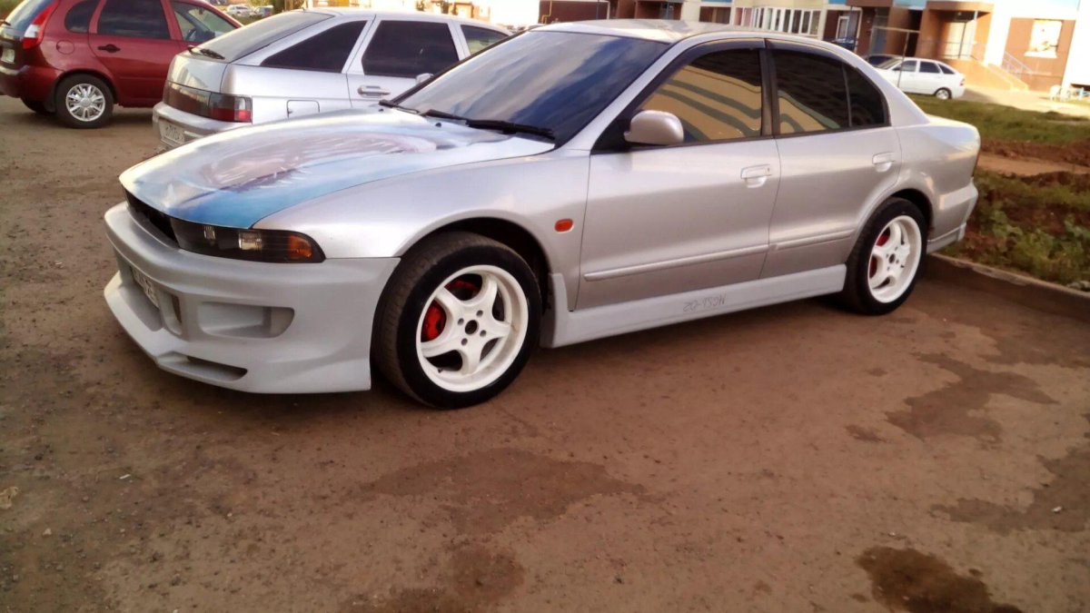 Митсубиси Aspire 2002