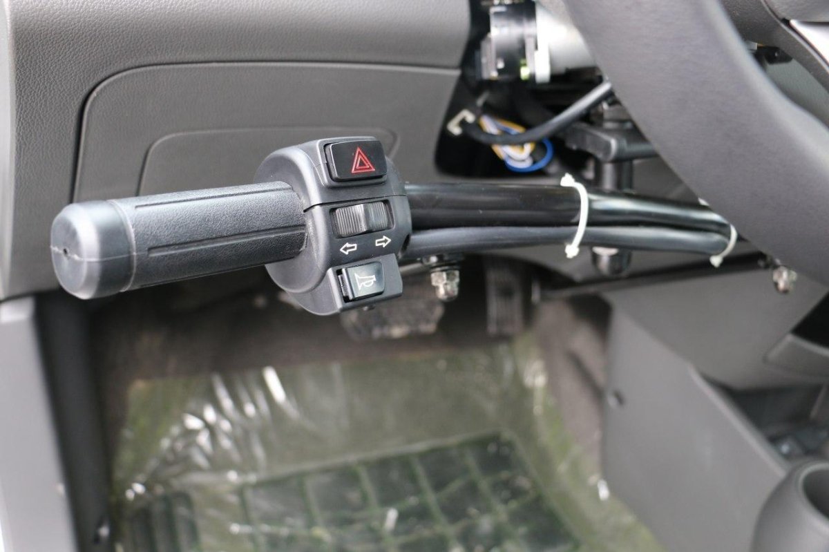 Ручное управление на автомобиль для инвалидов