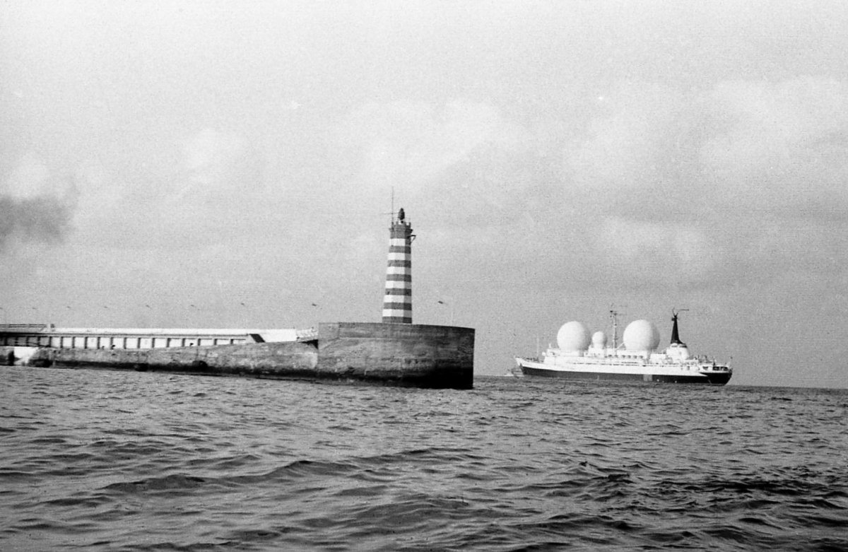 Корабль Владимир комаров