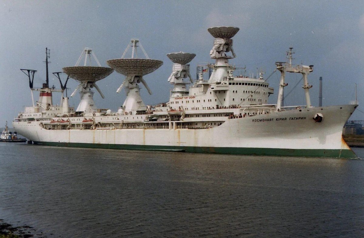 Космонавт Юрий Гагарин судно