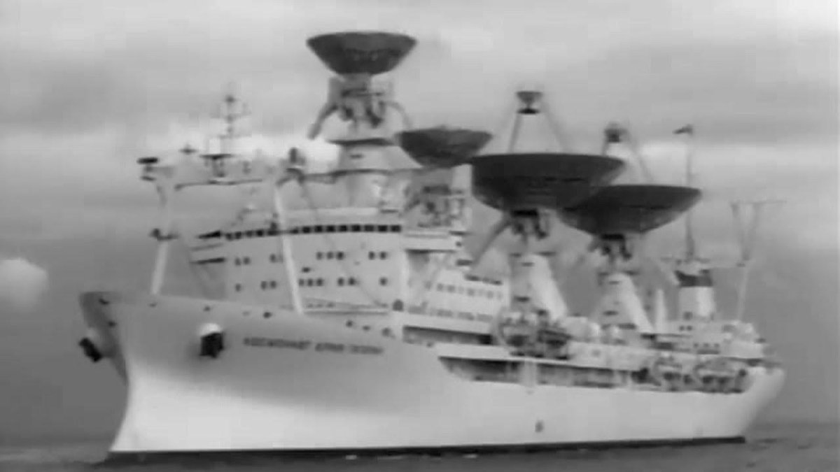 Корабль космонавт Юрий Гагарин