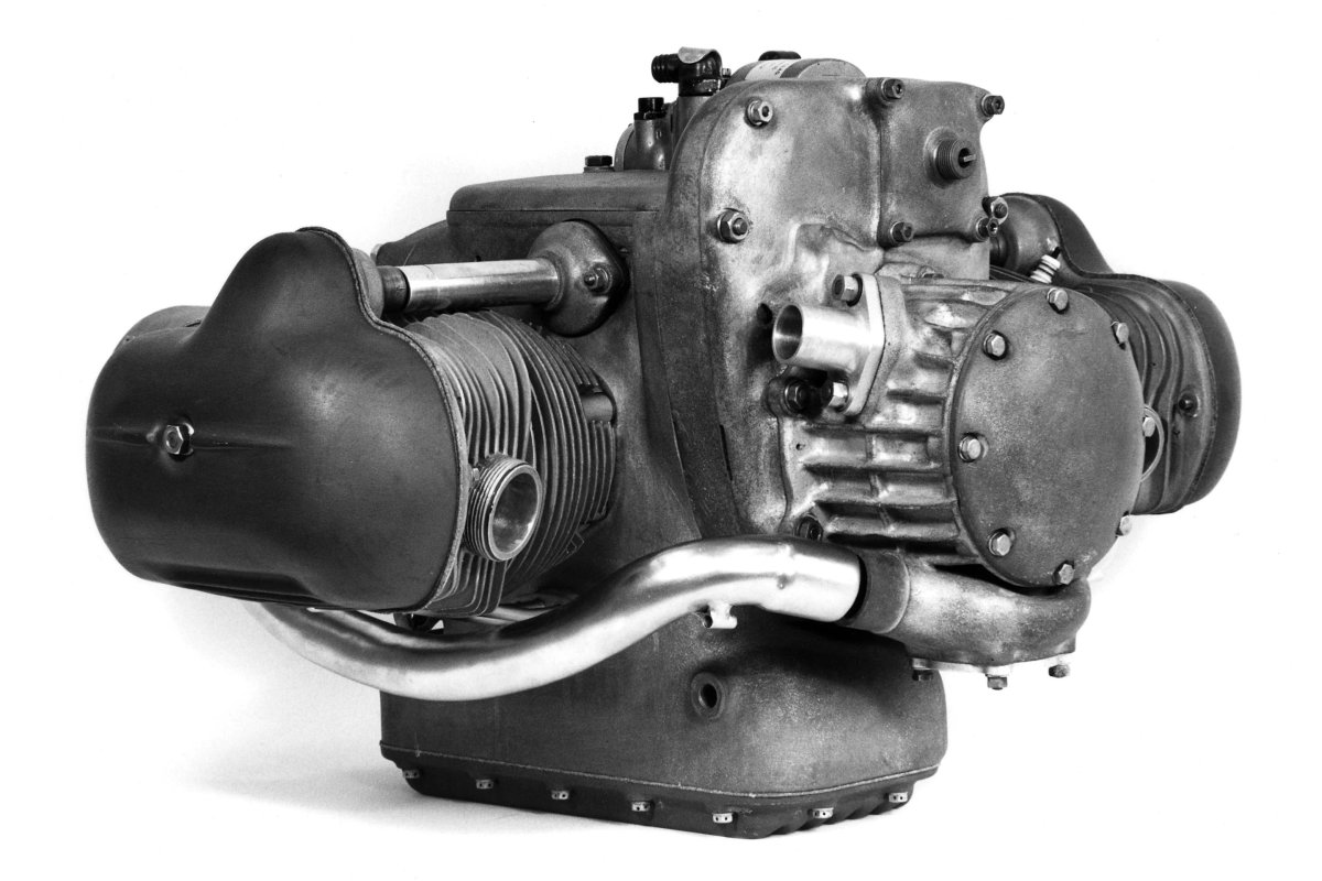 Оппозитный двигатель Урал мотоцикл