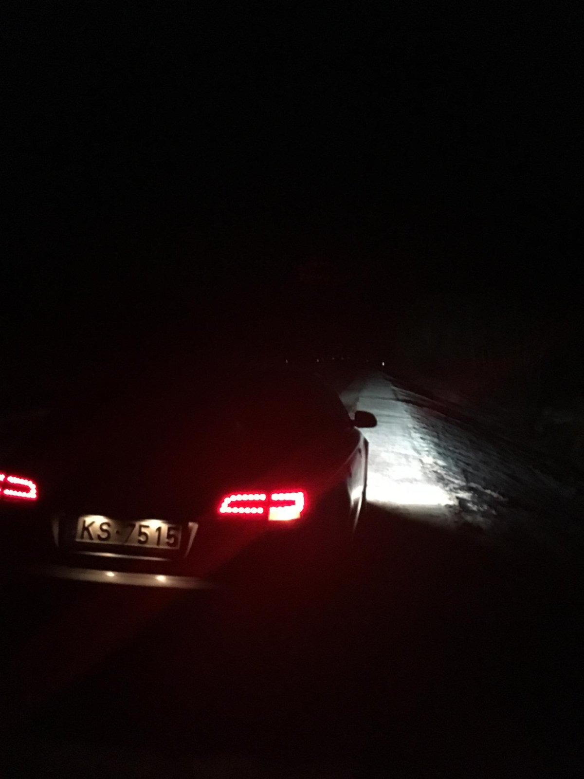 Задние фары Ауди а6 ночью