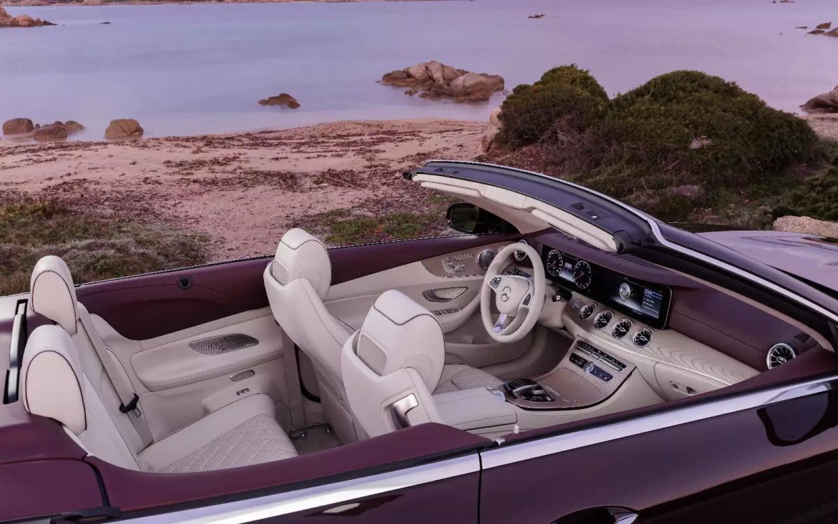 Мерседес е кабриолет 2022