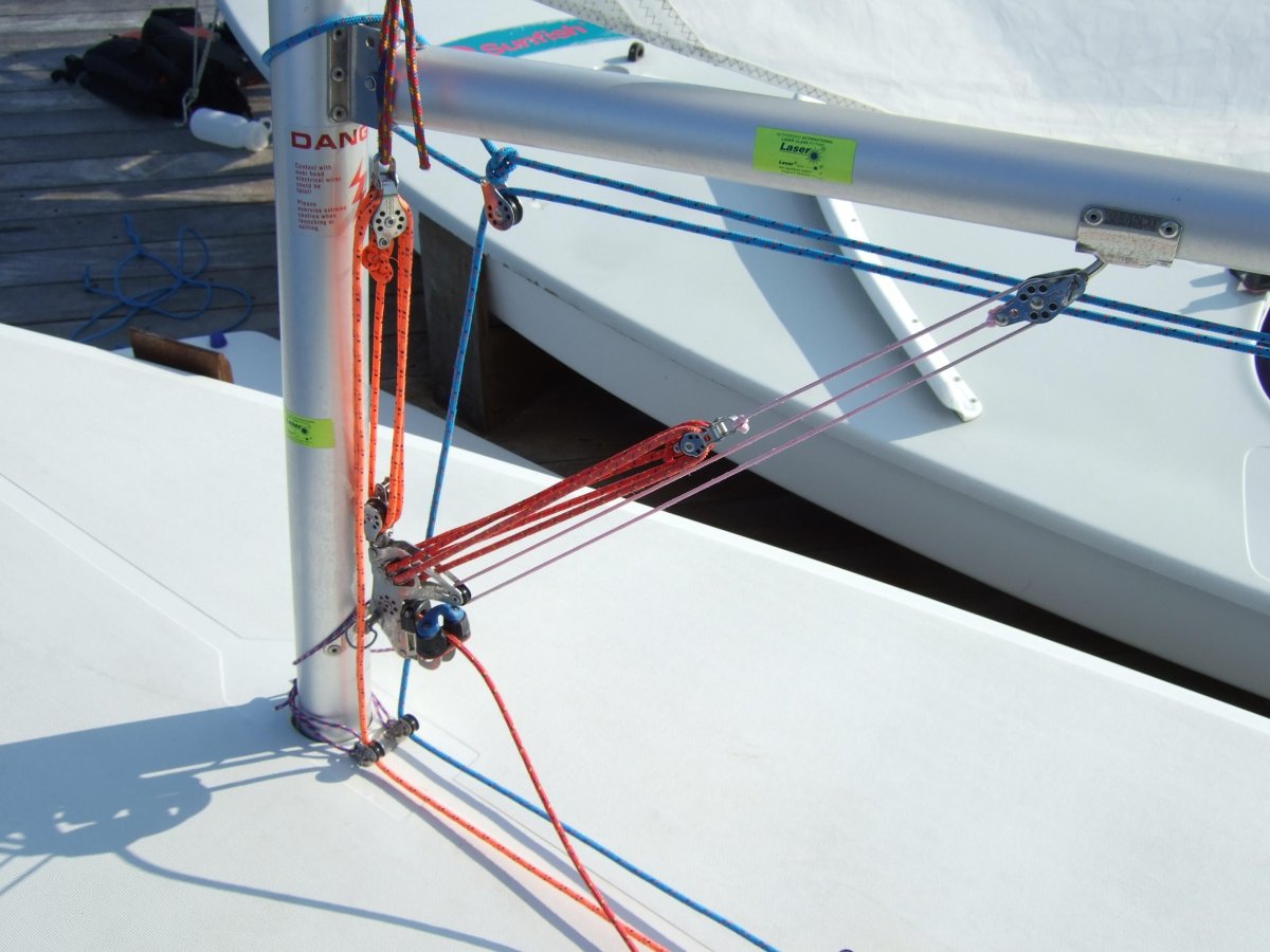 Швертбот 470