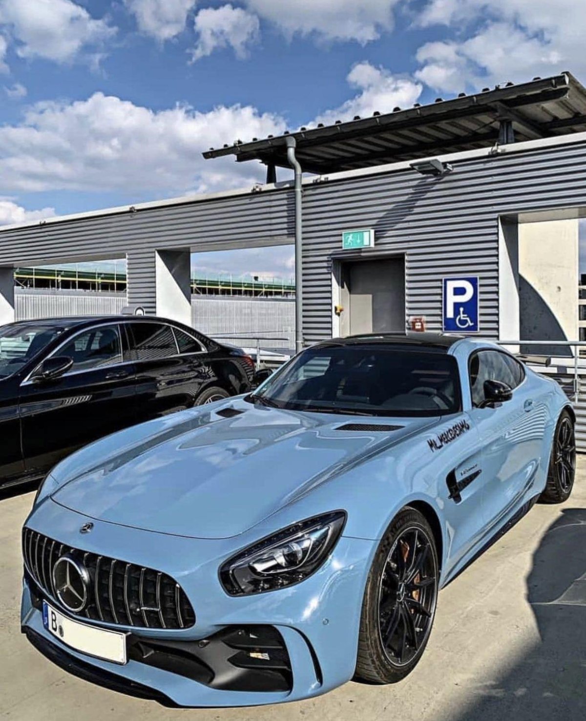 Мерседес Бенц АМГ ГТ