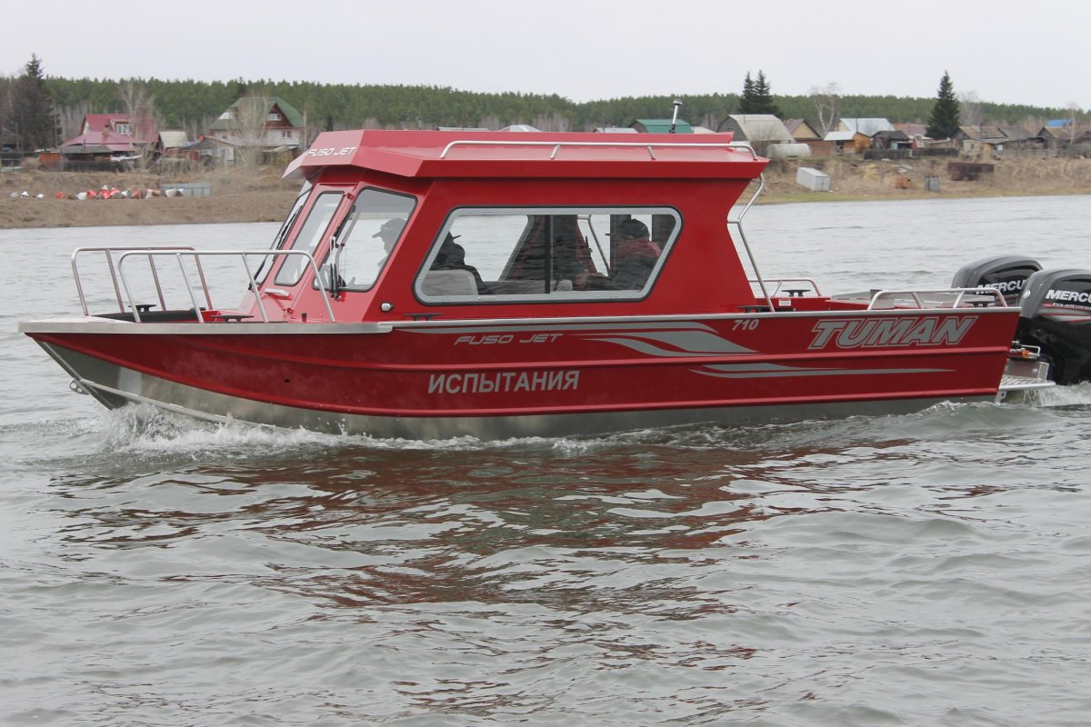 Tuman 710 катер