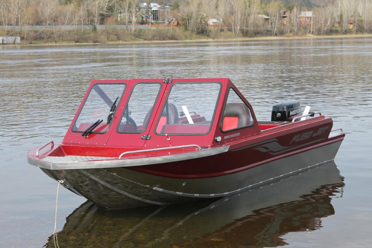 Лодка Фусо Джет