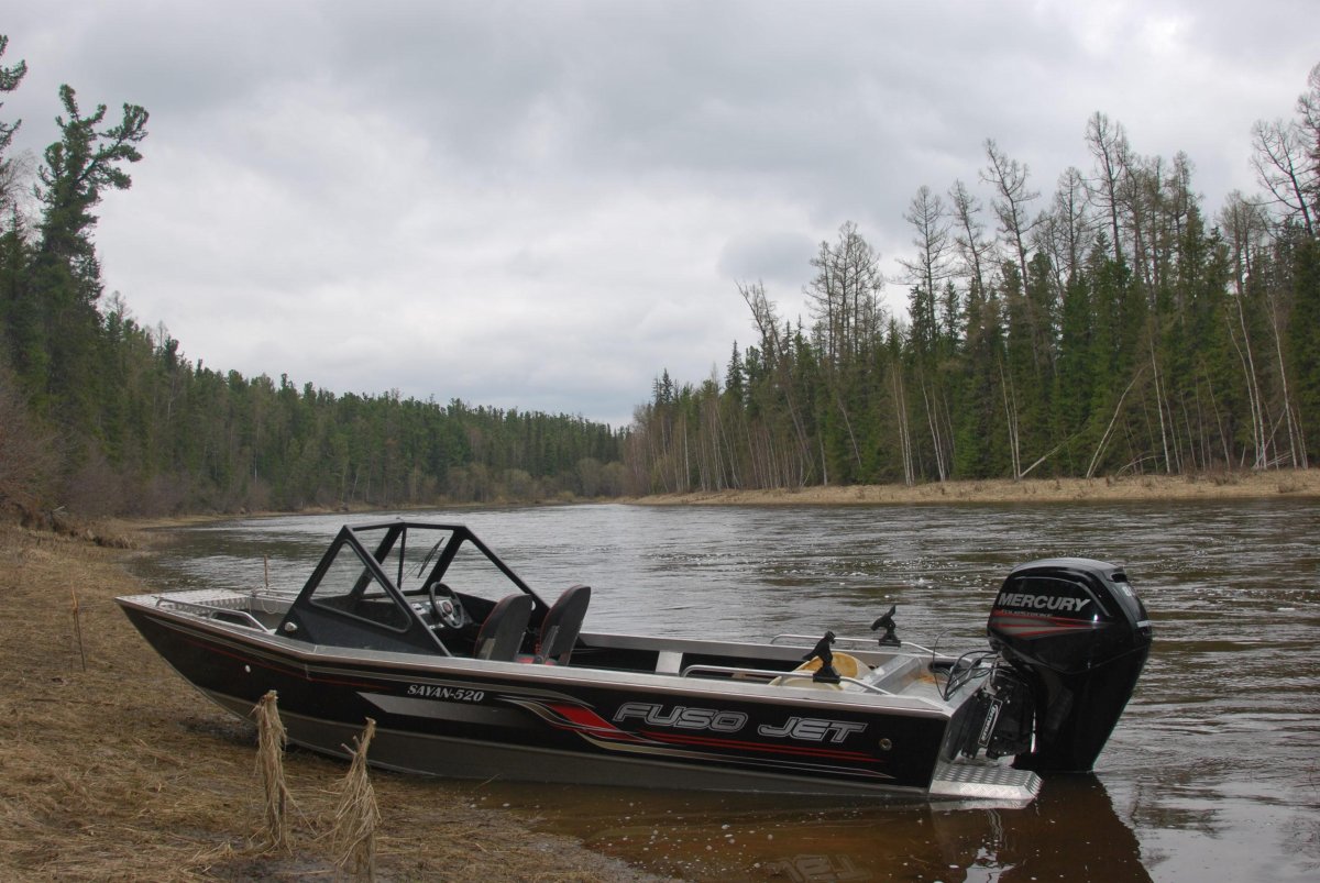 Лодка Фусо Джет