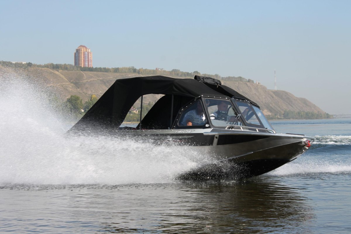 Катер Fuso Jet 565