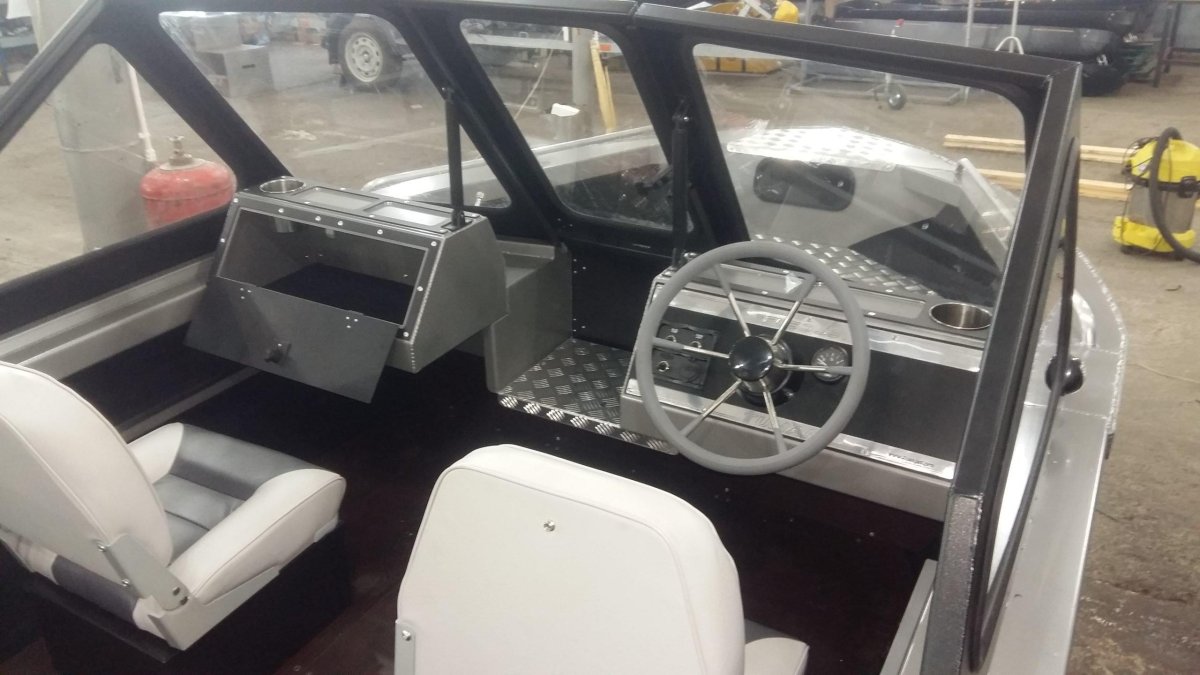 Лодка туман 470