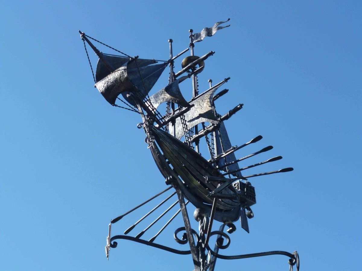 Дымник с флюгером