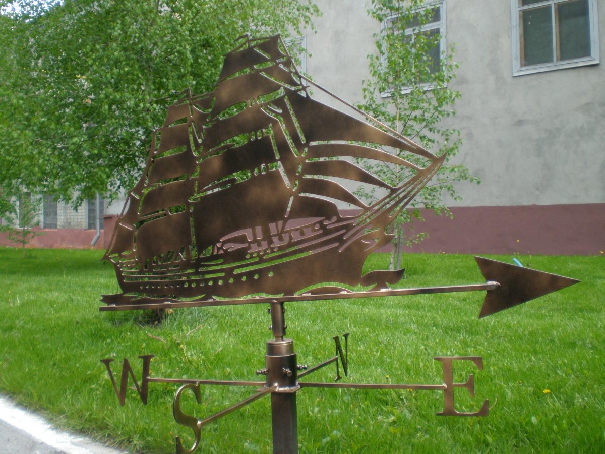 Кованый флюгер корабль