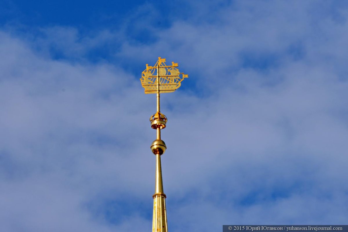 Кораблик флюгер на шпиле Адмиралтейства