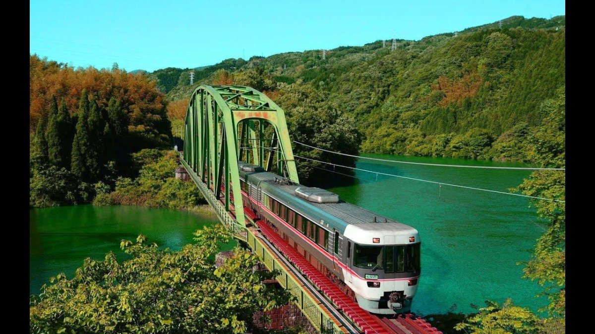 Красивый поезд