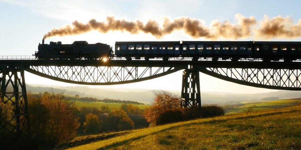 Паровоз на мосту