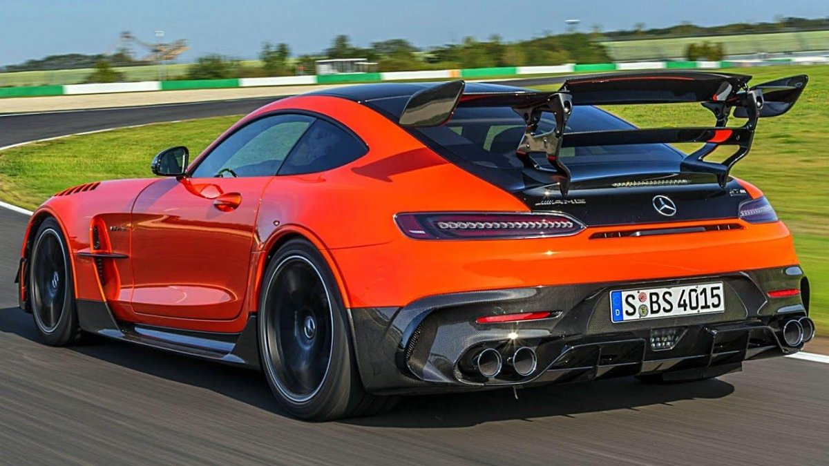 Мерседес АМГ ГТР Блэк Сериес