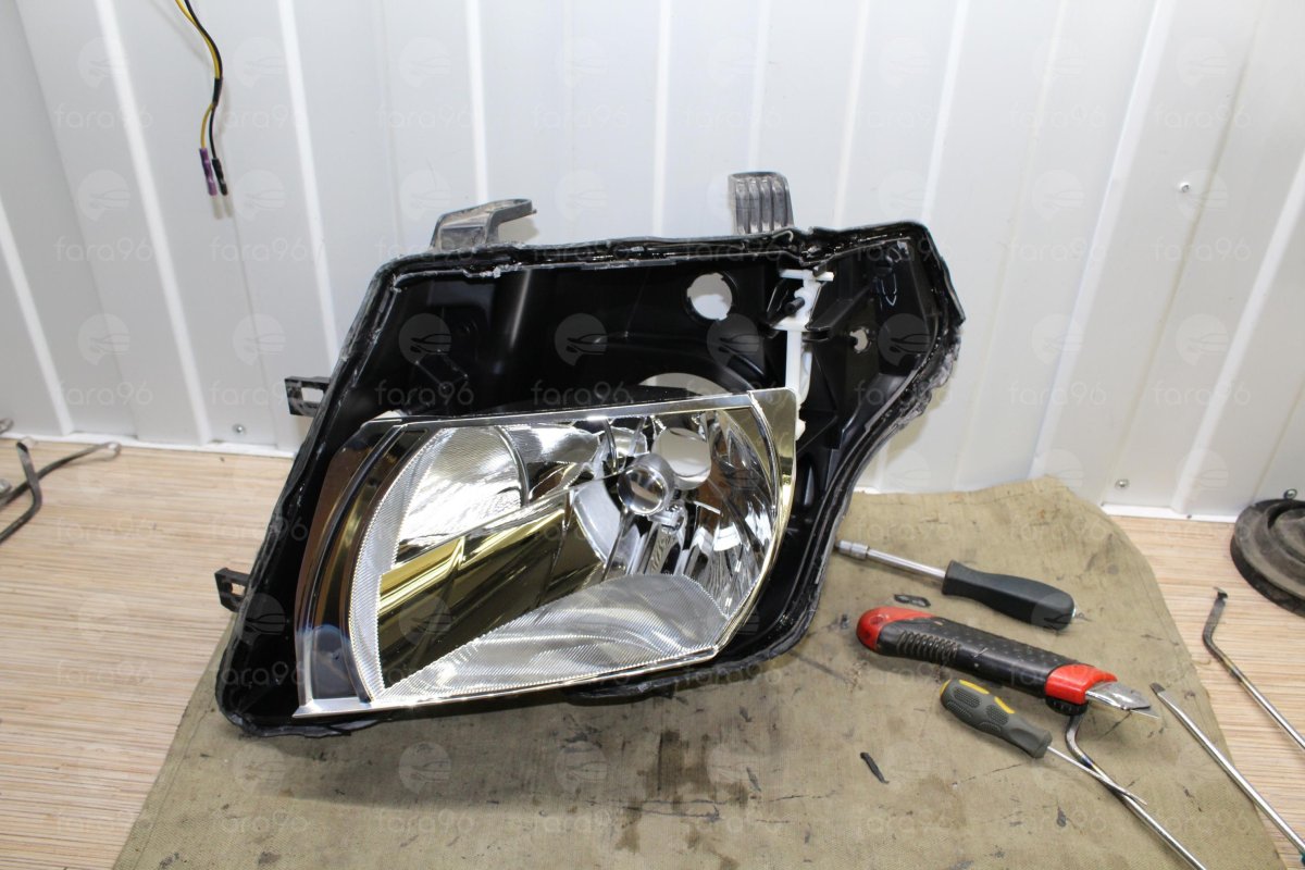 Фара Nissan Pathfinder ксенон