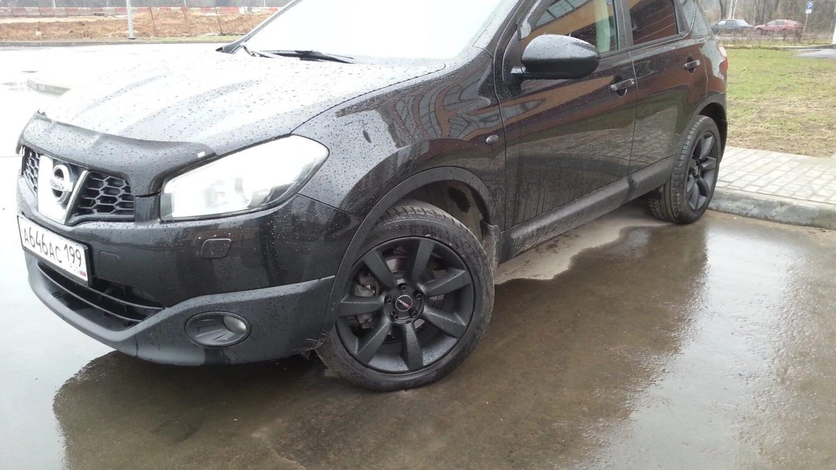 Nissan Qashqai j10 r18 черный