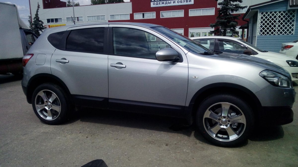 Ниссан Кашкай j10 на 18 дисках