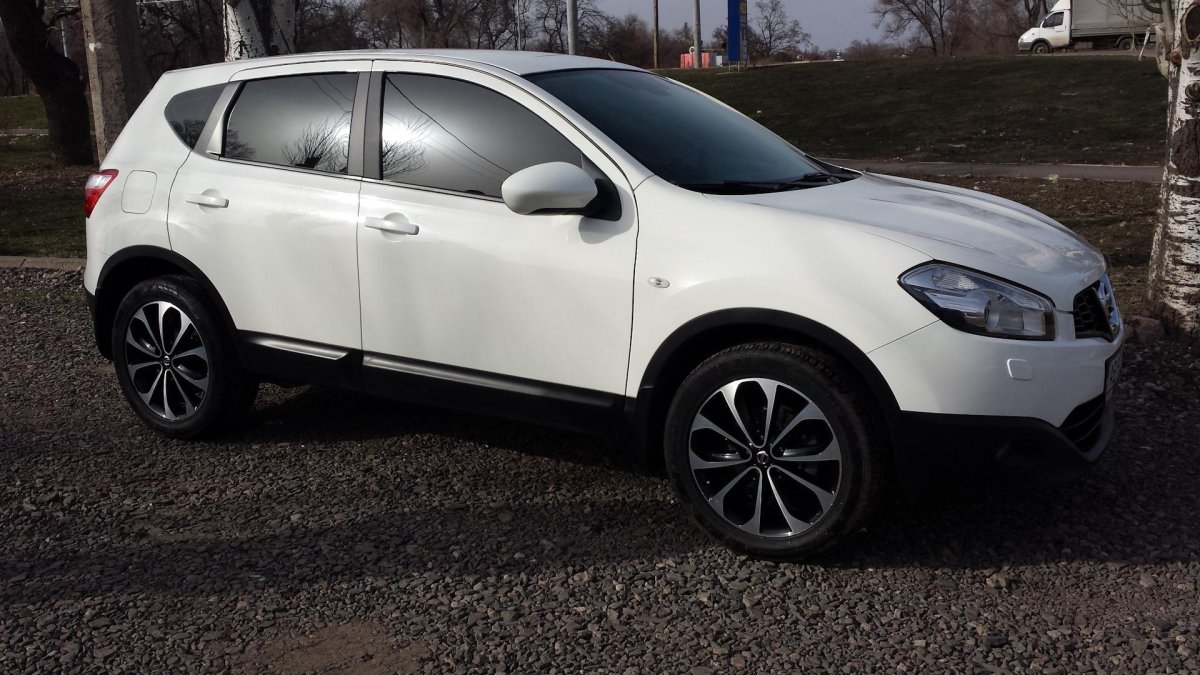 Nissan Qashqai r18