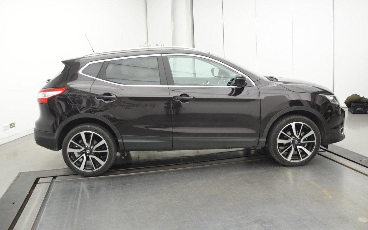 Nissan Qashqai j11 r18