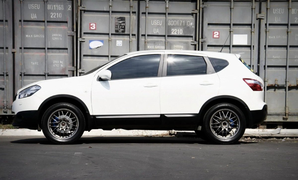 Nissan Qashqai j10 белый