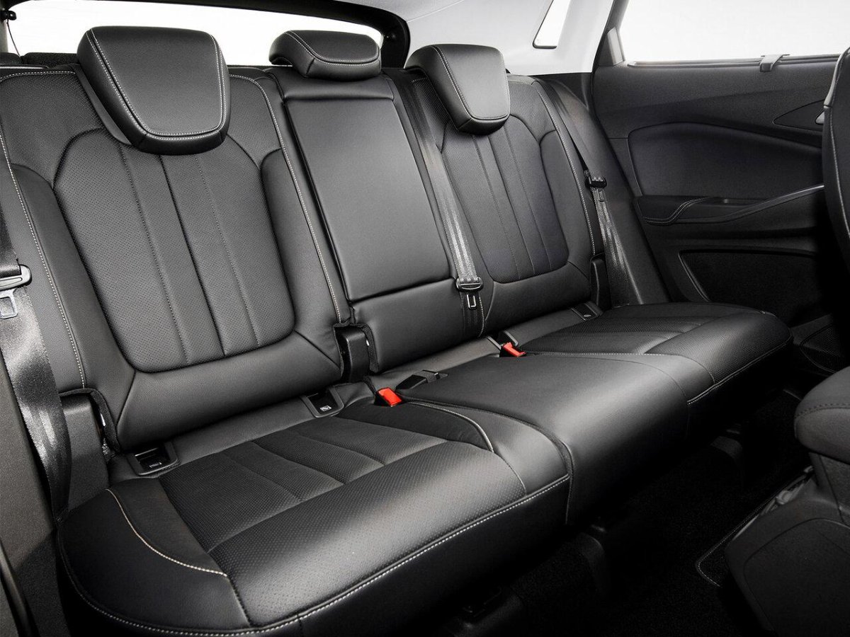 Opel Grandland салон