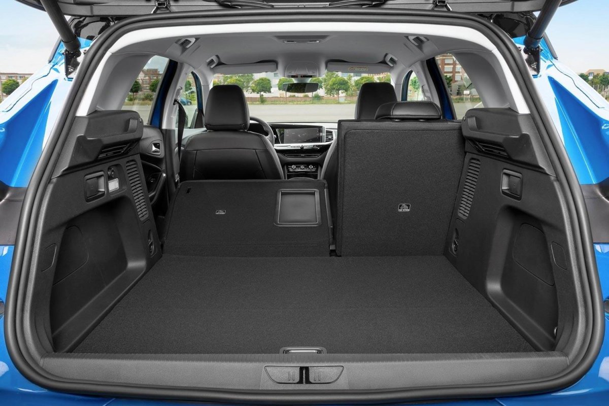 Opel Grandland салон