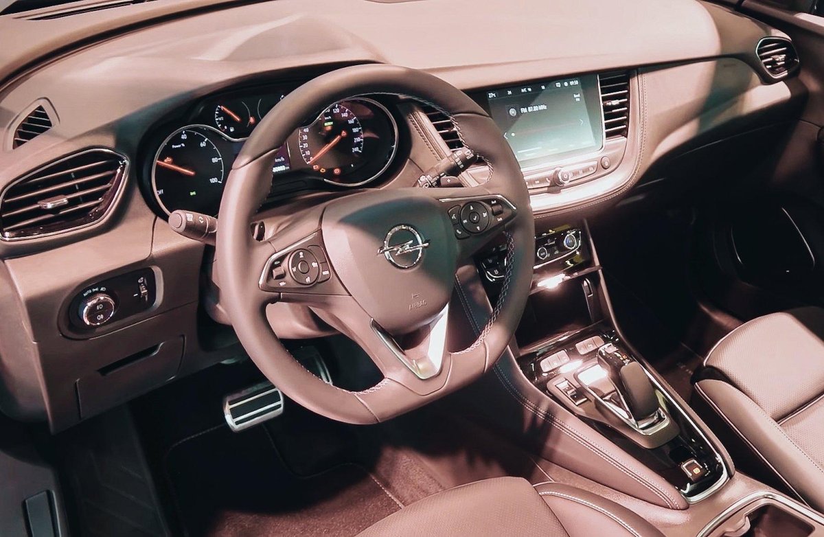 Opel Grandland салон